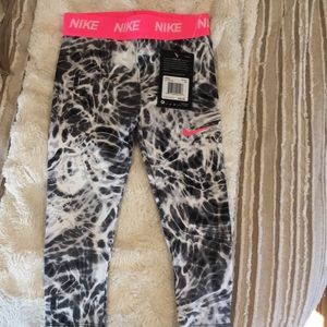 Girls Nike Dri-Fit 3T Black pink logo leggings New